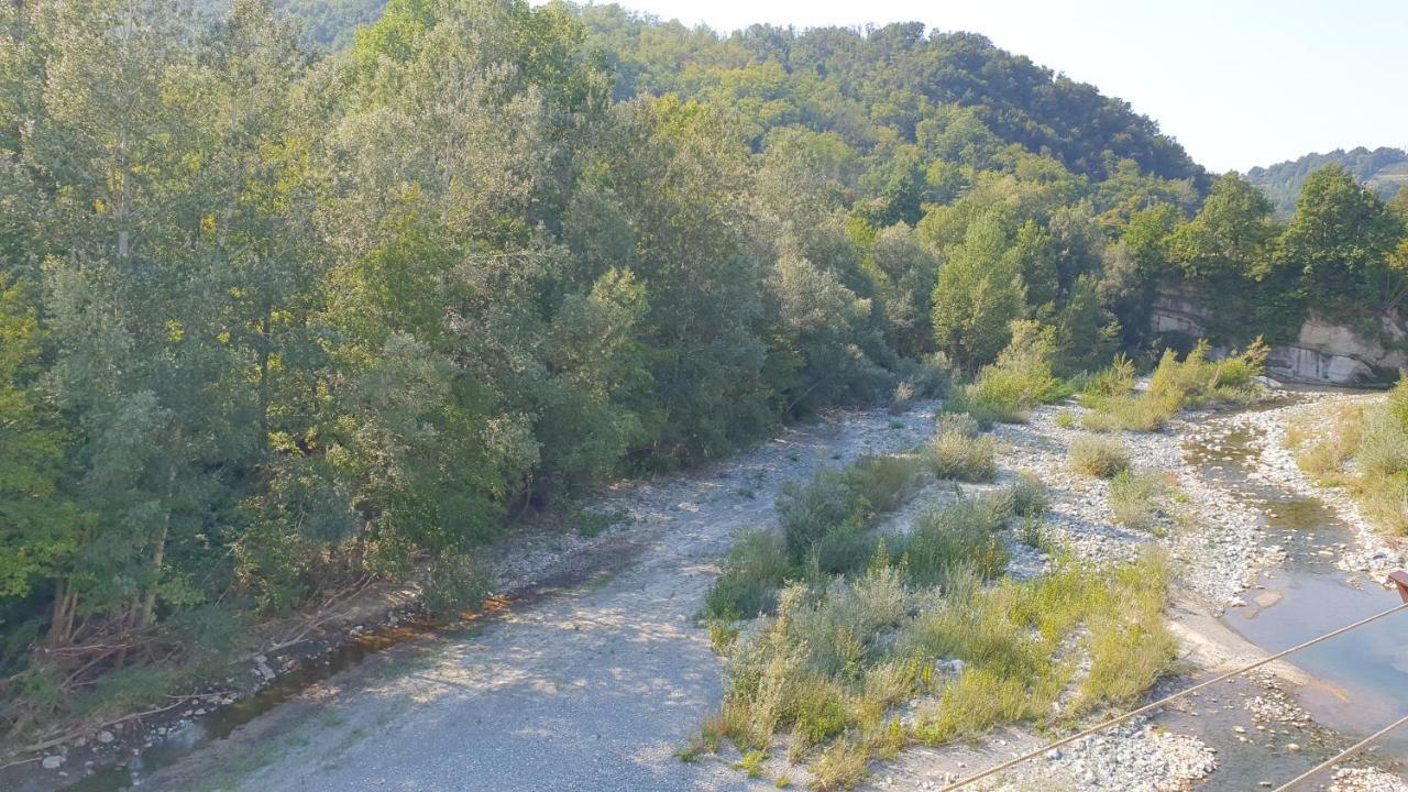 Casa Vacanza Pegrini Nel Centro Storico Di Gavi Bagian luar foto