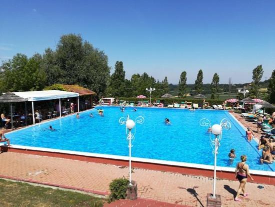 Casa Vacanza Pegrini Nel Centro Storico Di Gavi Bagian luar foto