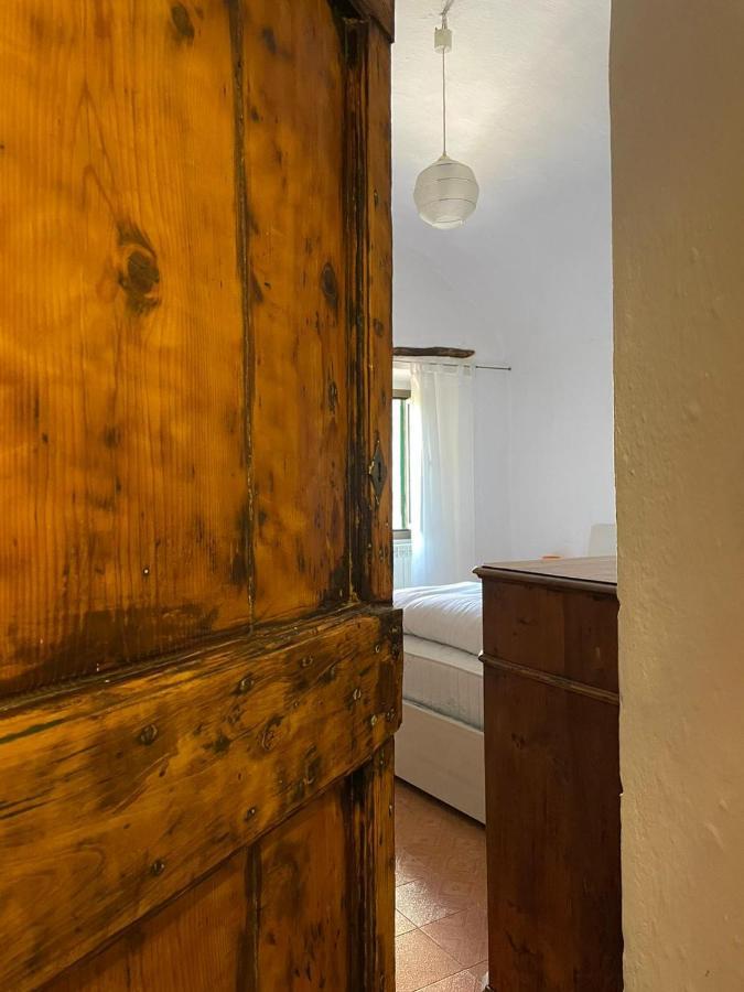 Casa Vacanza Pegrini Nel Centro Storico Di Gavi Bagian luar foto