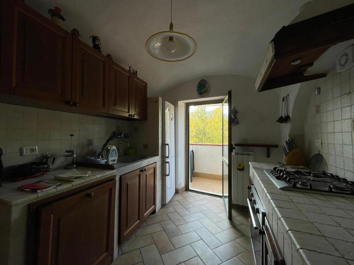 Casa Vacanza Pegrini Nel Centro Storico Di Gavi Bagian luar foto