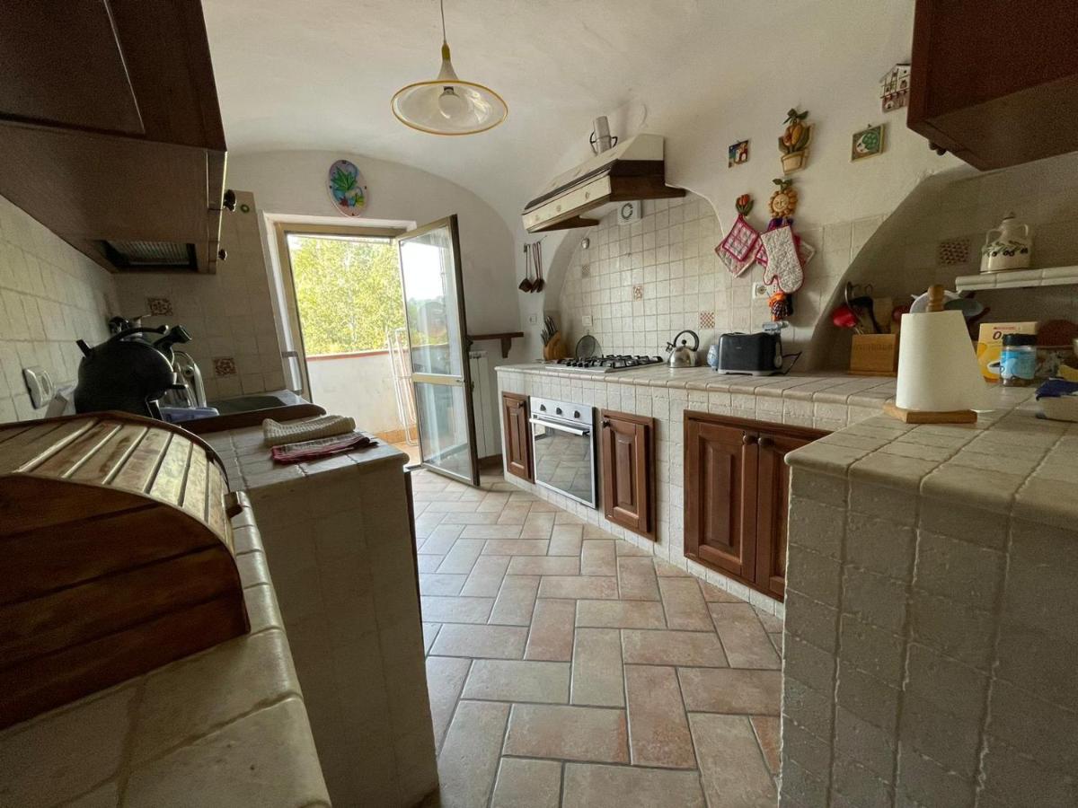 Casa Vacanza Pegrini Nel Centro Storico Di Gavi Bagian luar foto